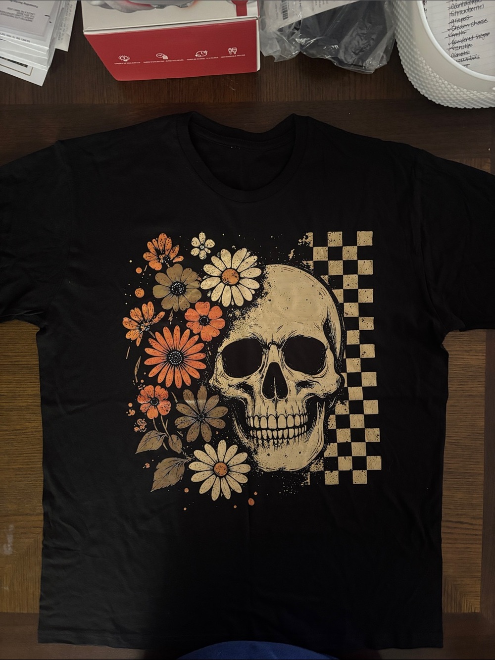 Skull and flower graphic t-shirt size Large